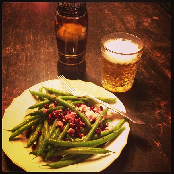 Green Bean and Pomegranate Salad
