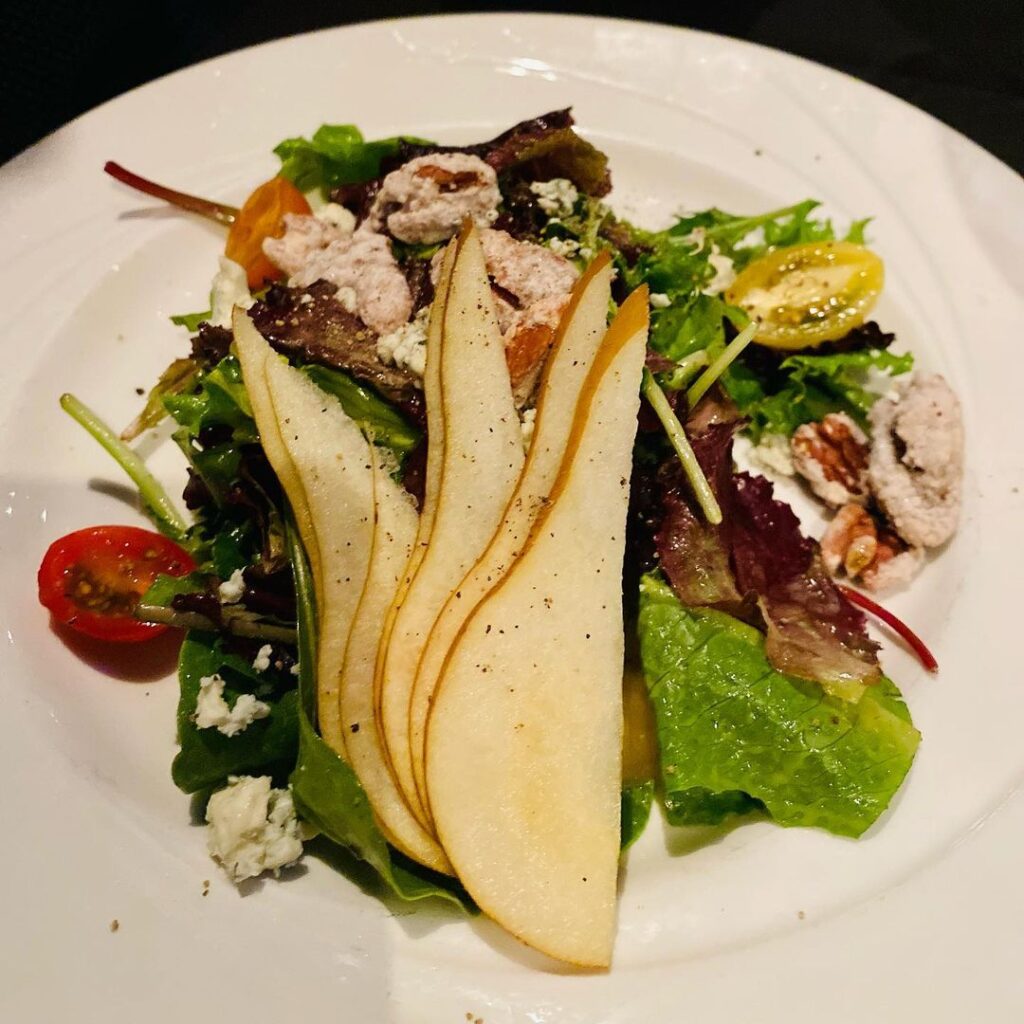 Pear and Gorgonzola Salad
