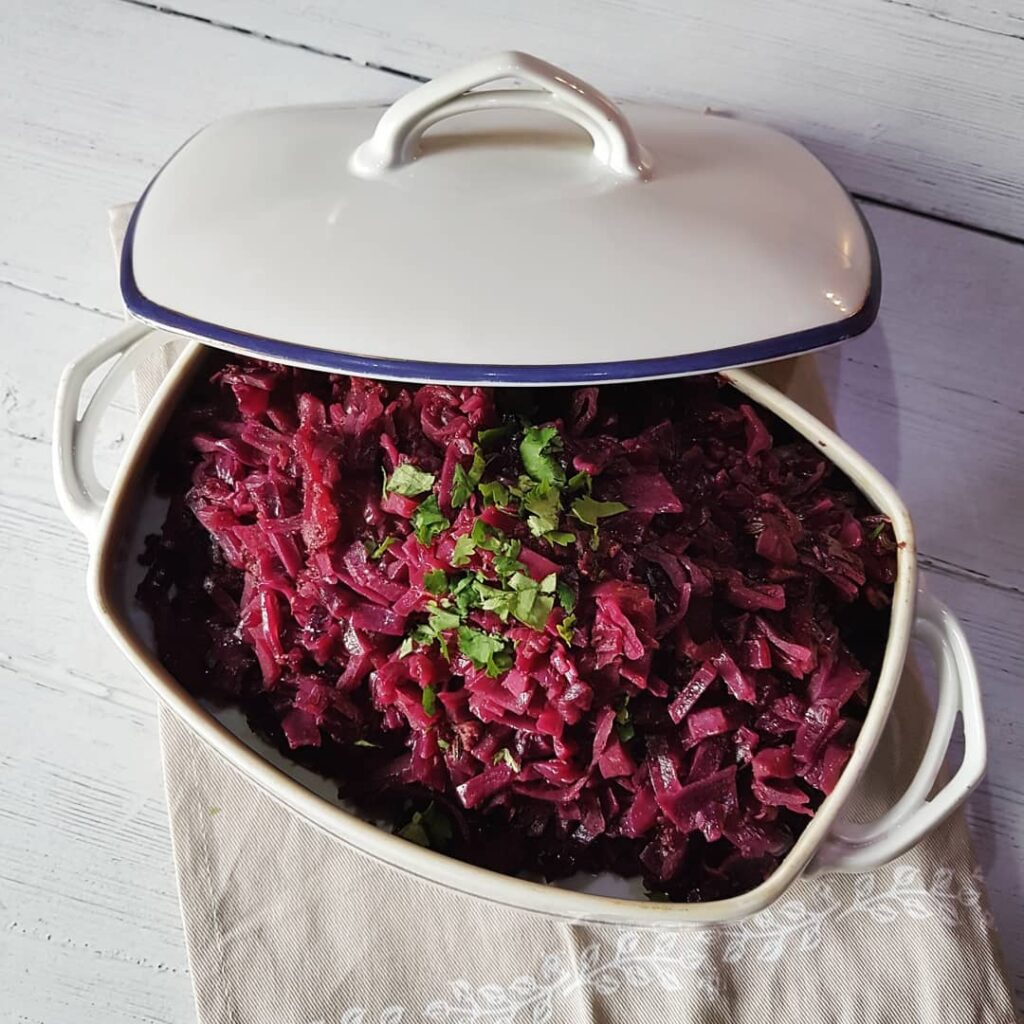 Braised Red Cabbage with Apples
