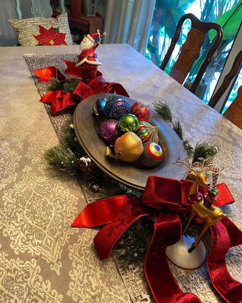 Christmas Red Velvet Table