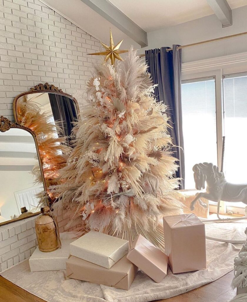 Creative Christmas Tree decor