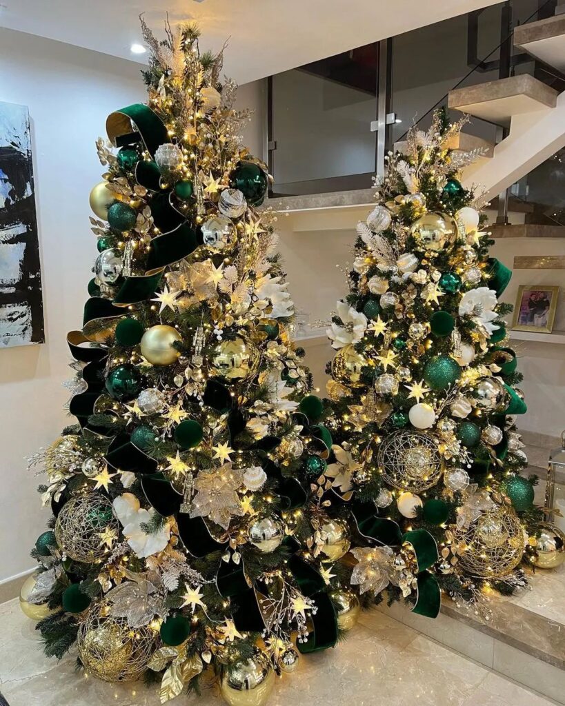 Green Velvet Ribbon Christmas Tree