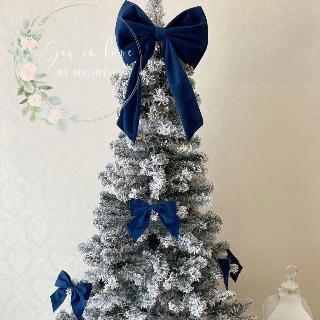 Navy velvet christmas tree bows