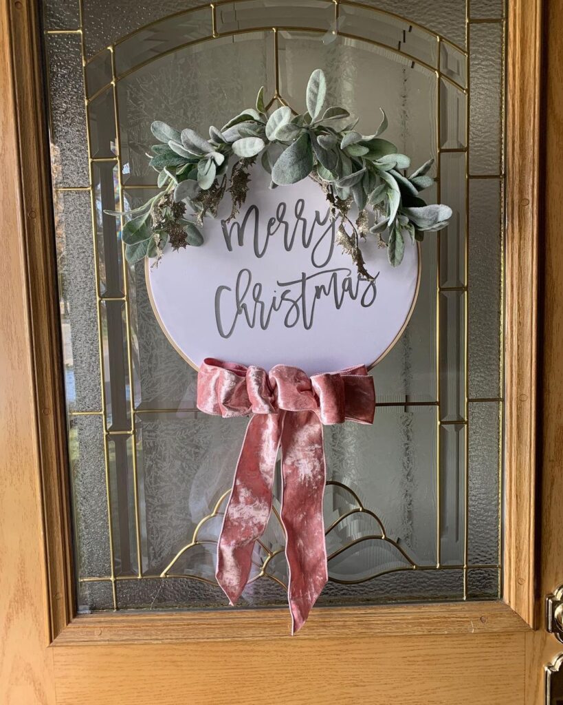 Velvet bow christmas wall decor