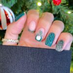 10 Classy Christmas Nail Art Ideas