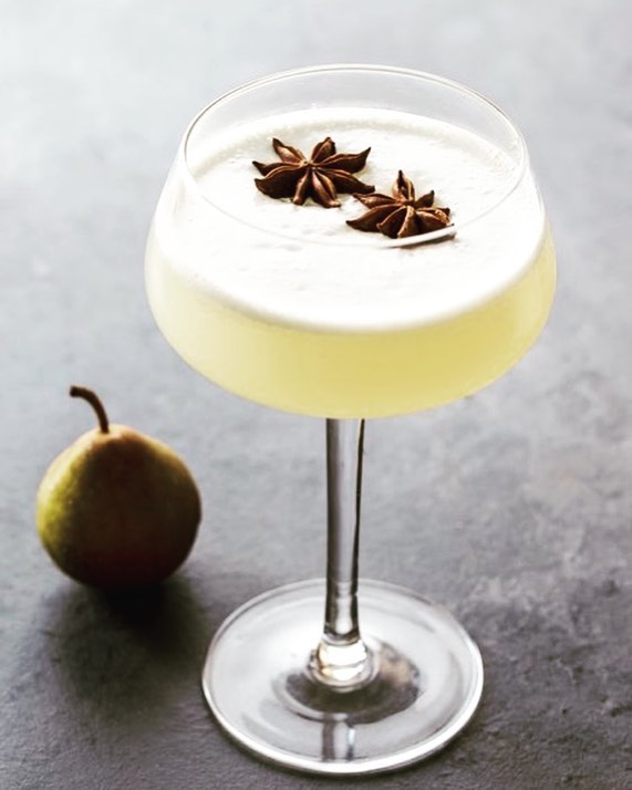 Spiced Pear Gin Fizz