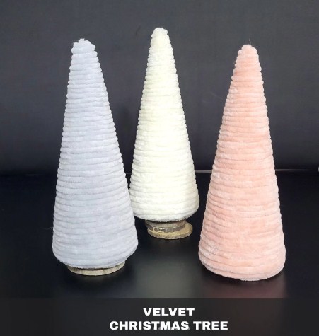 The Prettiest DIY Yarn Christmas Trees