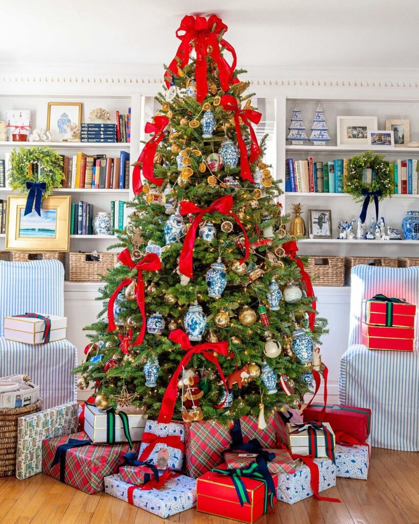 christmas tree decor red bow