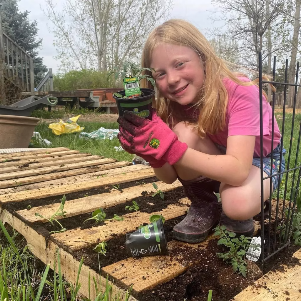 Adorable Pallet Garden Ideas Your Children Will Love