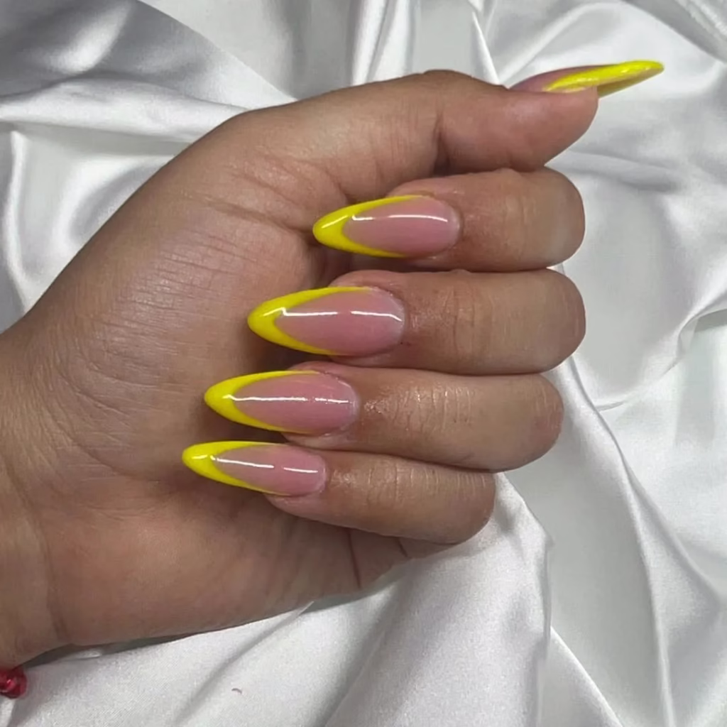 Valentino Beauty Pure Almond Nails