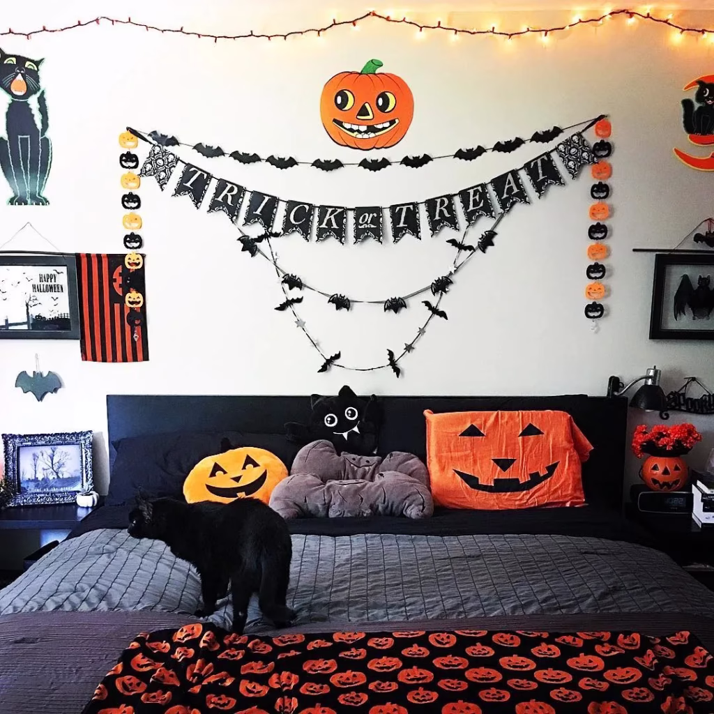  Black Cat Halloween Bedroom